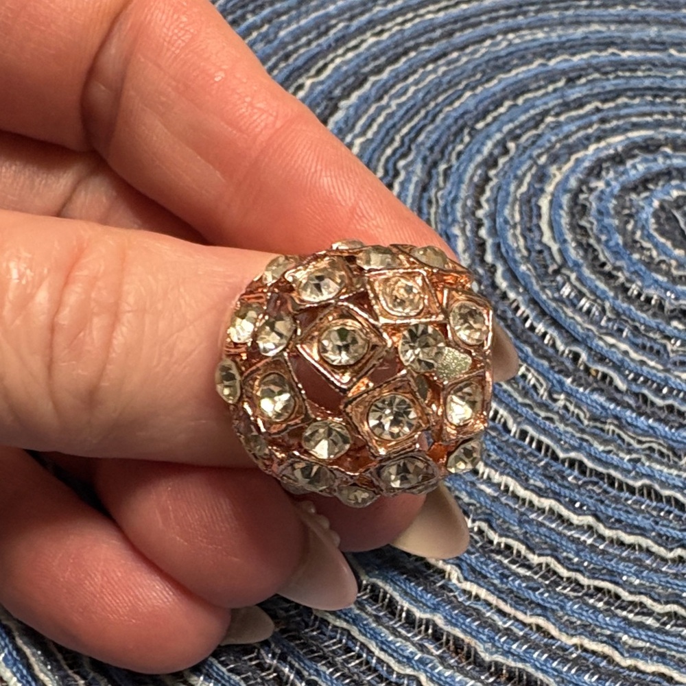 🖤Rose Gold Crystal Women's Ring Costume🖤 - Picture 3 of 3